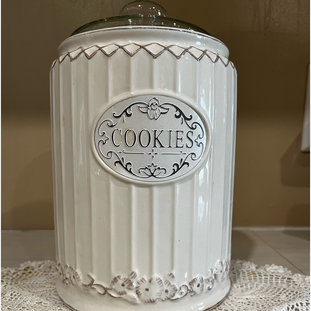 Pier 1 Cookie Jar with Lid
